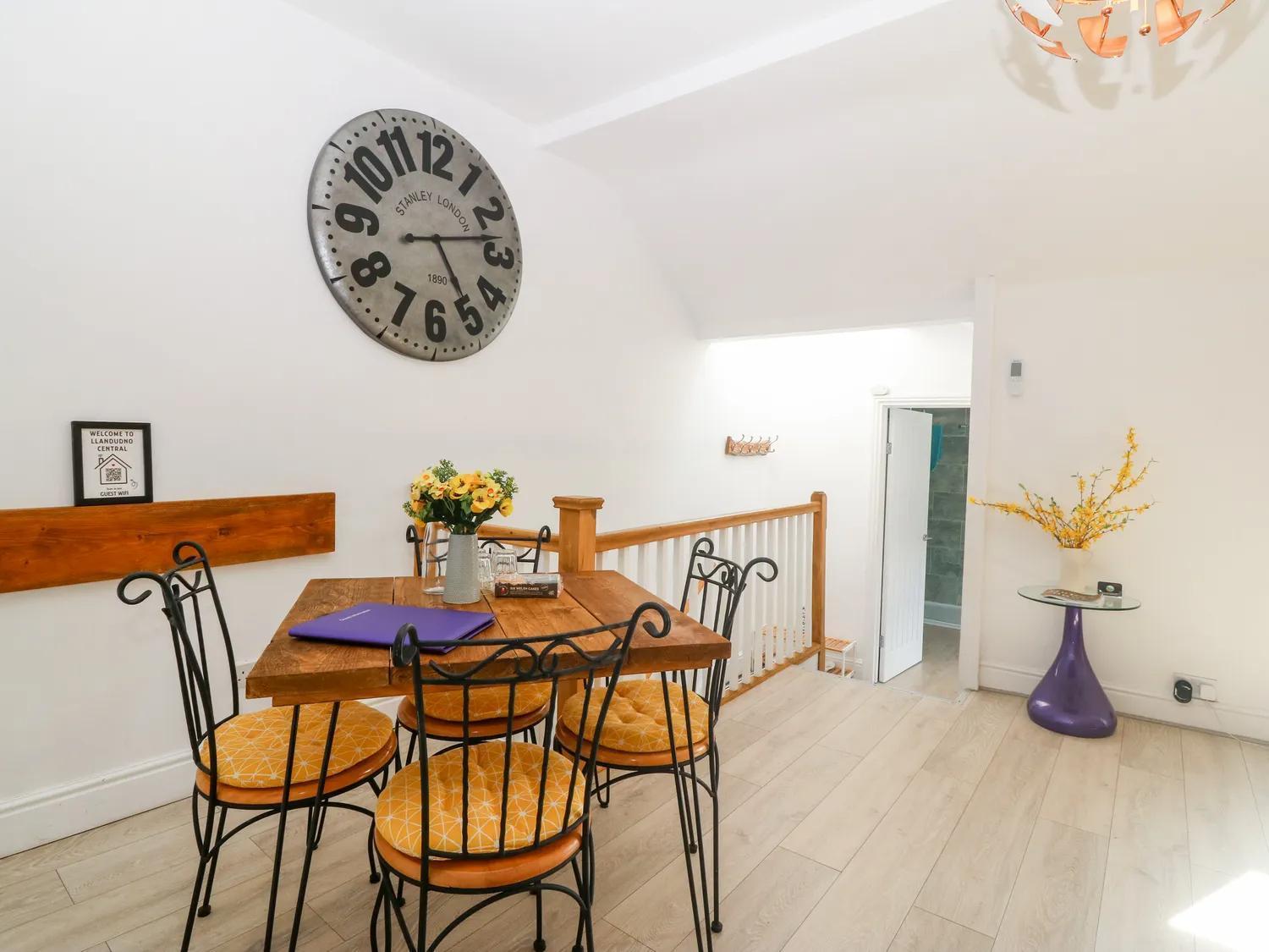 'Llandudno Central' - 2 Bed Luxury Flat, Close To Town And Beaches Екстер'єр фото